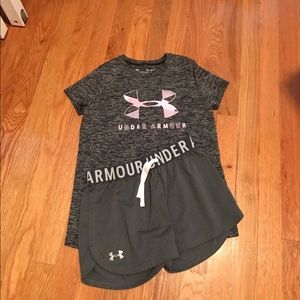 Under Armour 2pc set.  Great Condition!